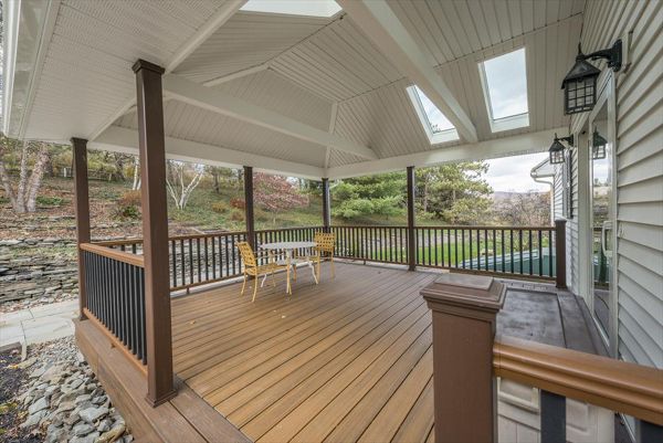 Havana Gold with Spiced rum transcend border, Transcend Tree House rail with Vintage Lantern posts