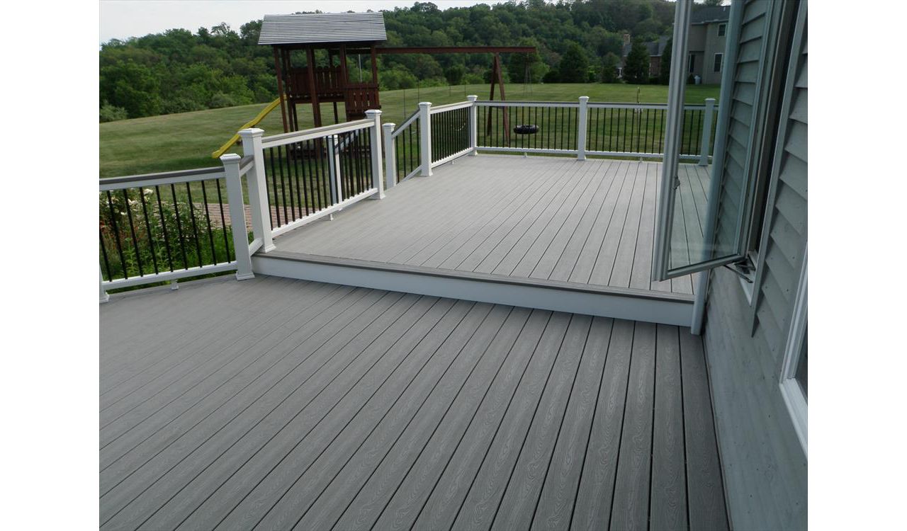 Trex Transcend Gravel Path Decking, White Transcend Railing