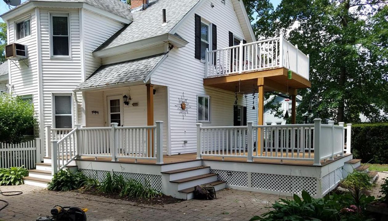 Privacy lattice under deck