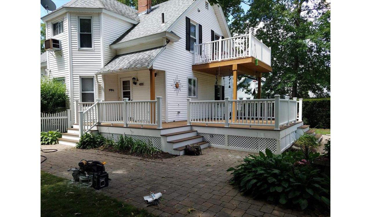 Privacy lattice under deck