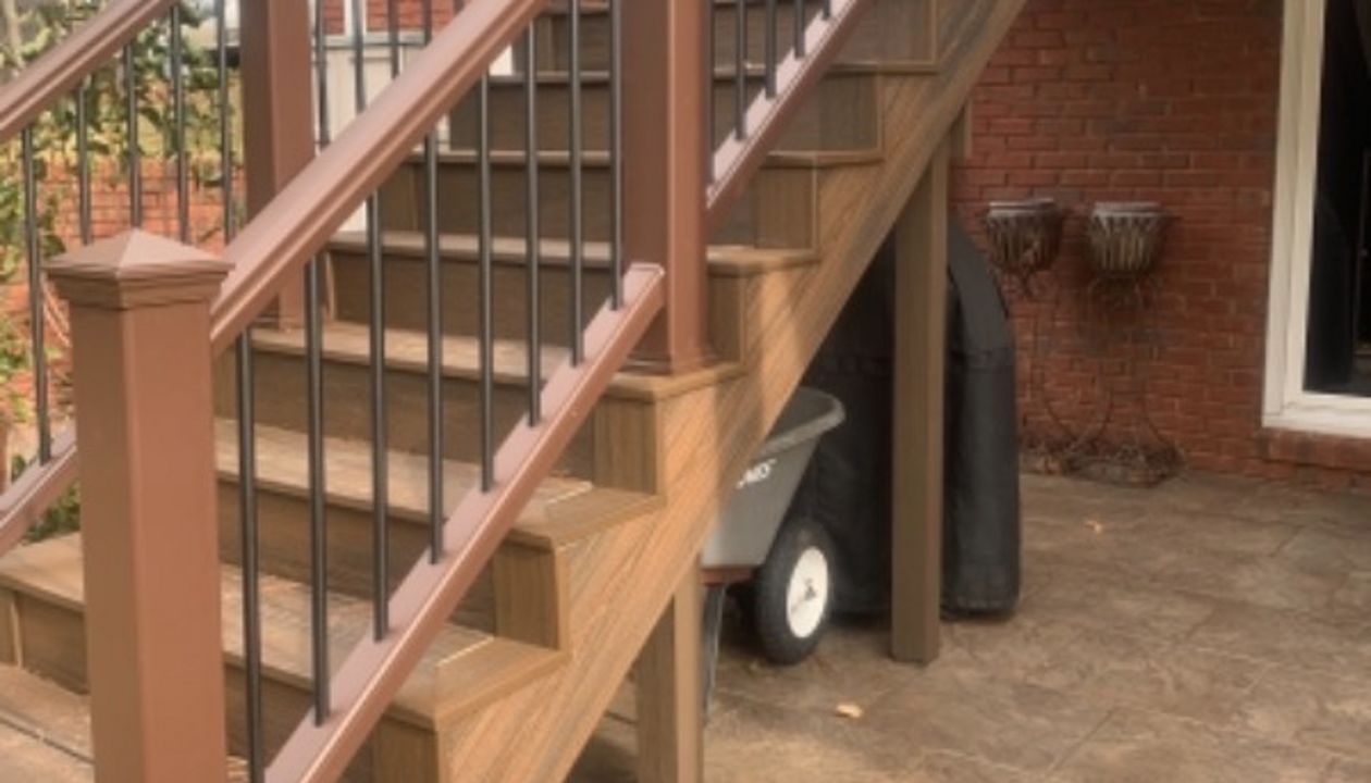 Trex Transcend Spiced Rum deck with Trex Transcend Vintage Lantern railing.