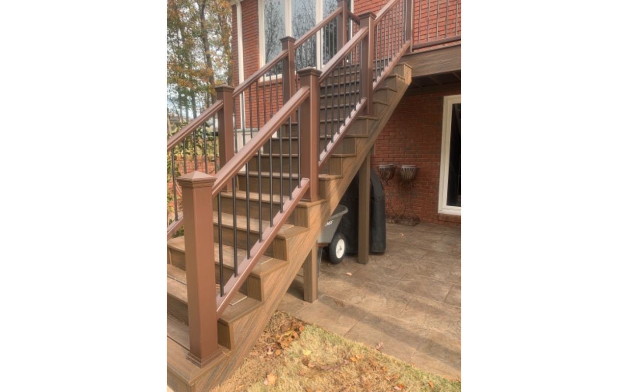 Trex Transcend Spiced Rum deck with Trex Transcend Vintage Lantern railing.