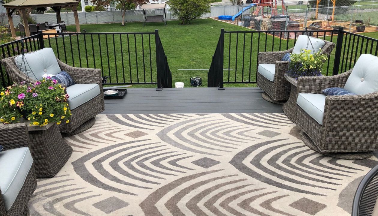 Trex Enhance Clamshell front stair