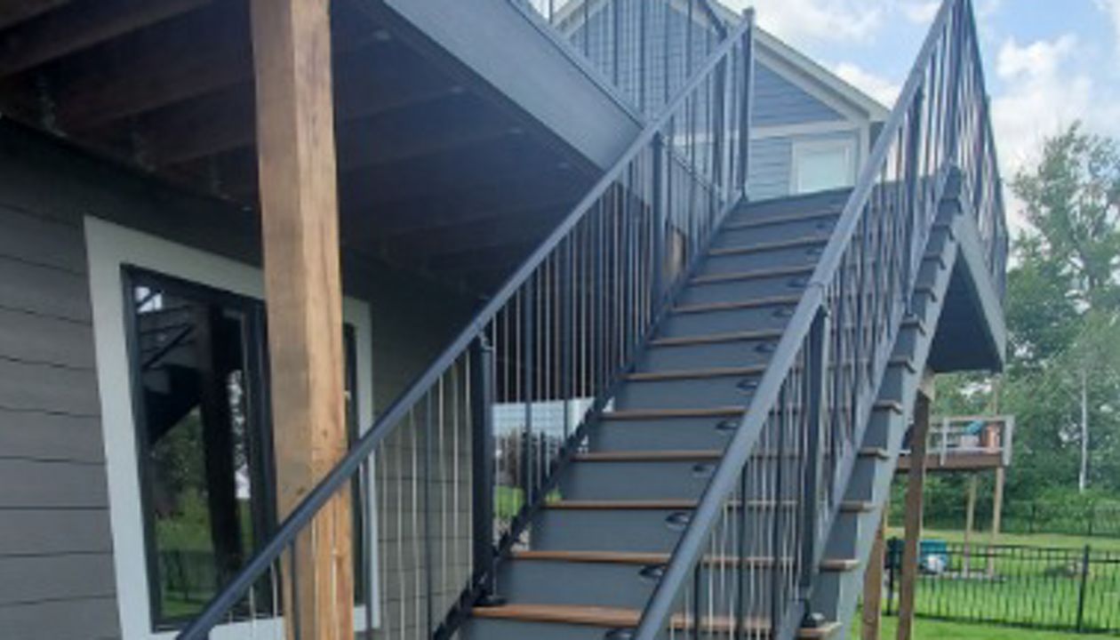 Clamshell Gray with Saddle Enhanced Basic