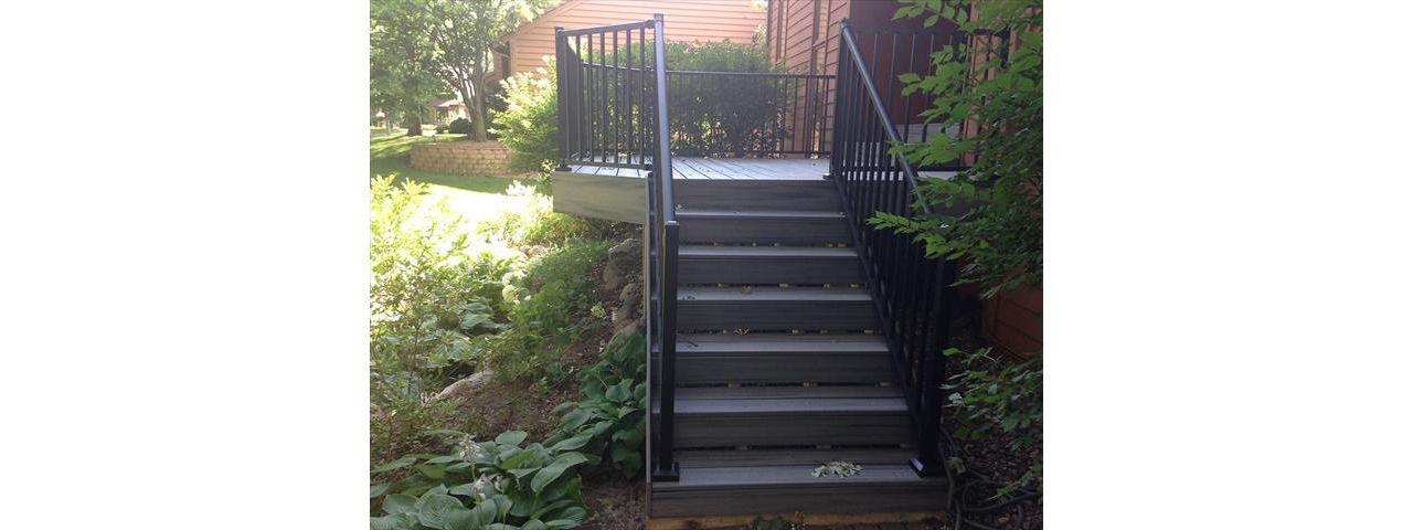 Trex Transcend Decking with Aluminum Handrail