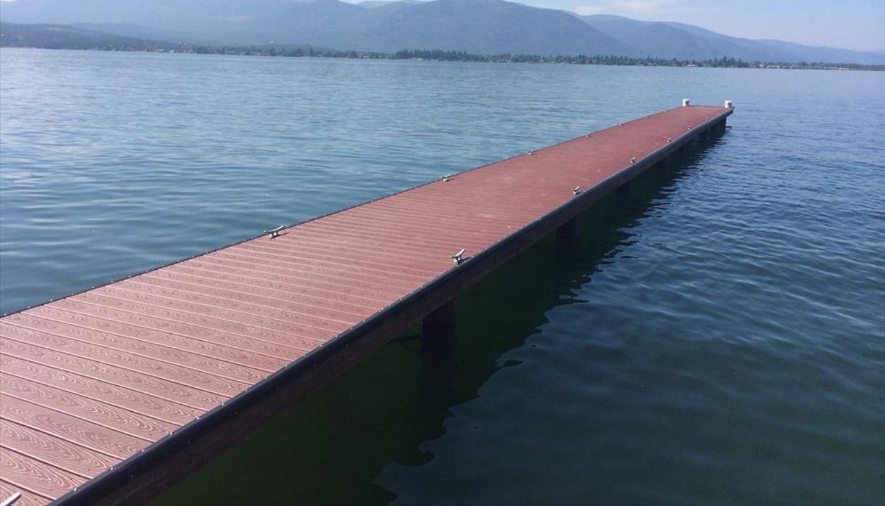 Trex Select Madiera dock