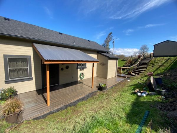 Coastal Bluff decking and fascia