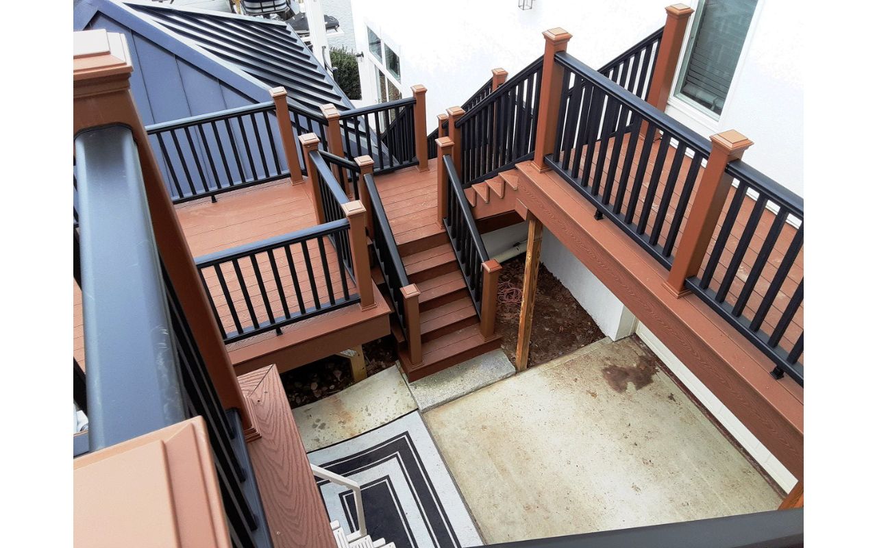 Trex Select Saddle and Transcend Railing