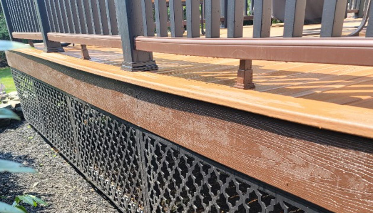 Tiki Torch Decking, Vintage Lantern Fascia, Black Morocco Lattice