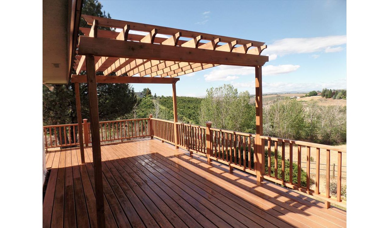 New Deck & Pergola