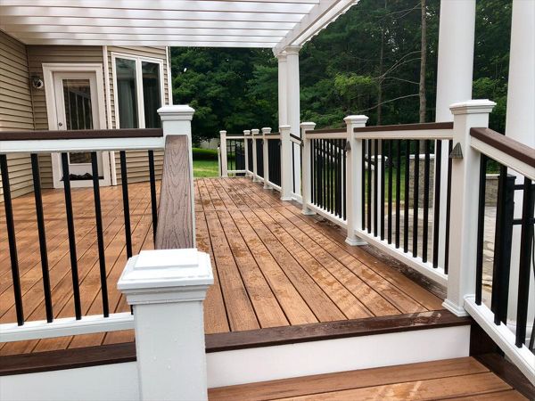 Tiki Torch w/ Lava Rock Accent