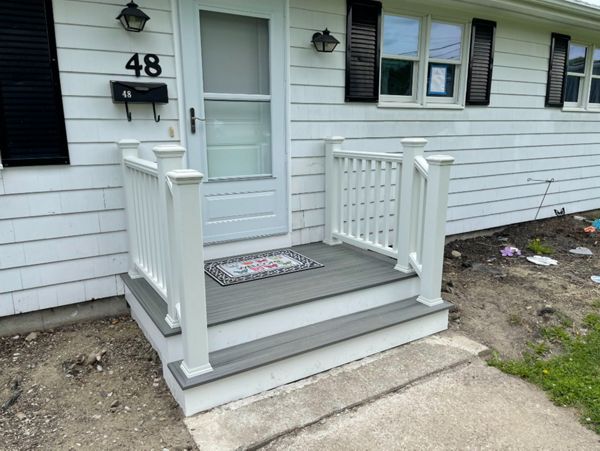 Transcend Tropical Island Mist w/ Classic White Trex Transcend Railings