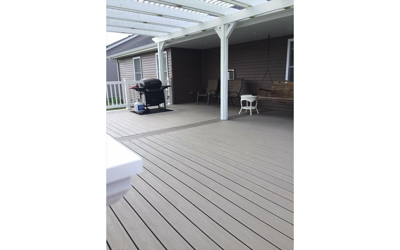 Gravel Path decking with a center ribbon