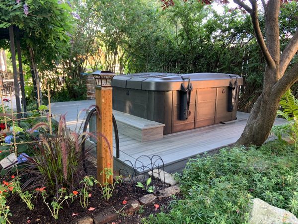 Grade Level with Hot Tub, Island Mist