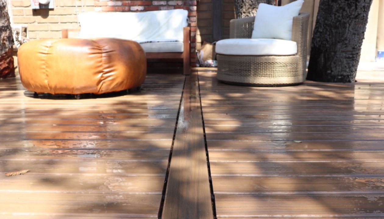 Divider board down the middle of front porch