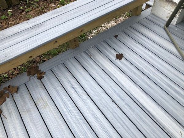 Trex Enhance Naturals Foggy Wharf with picture frame creates a wonderful finished look