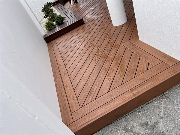 The beautiful Mona Lisa (TIKI TORCH)