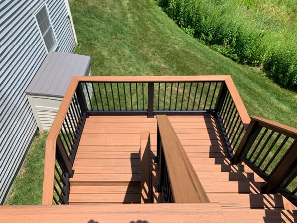 Wilbur Road Deck - Trex Tiki Torch with Trex Railings