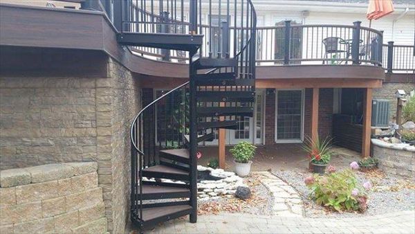 Spiral TREX staircase on custom radius deck in 3 tones