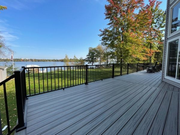 Trex Transcend Island Mist decking and Black Signature railings are the perfect combo!