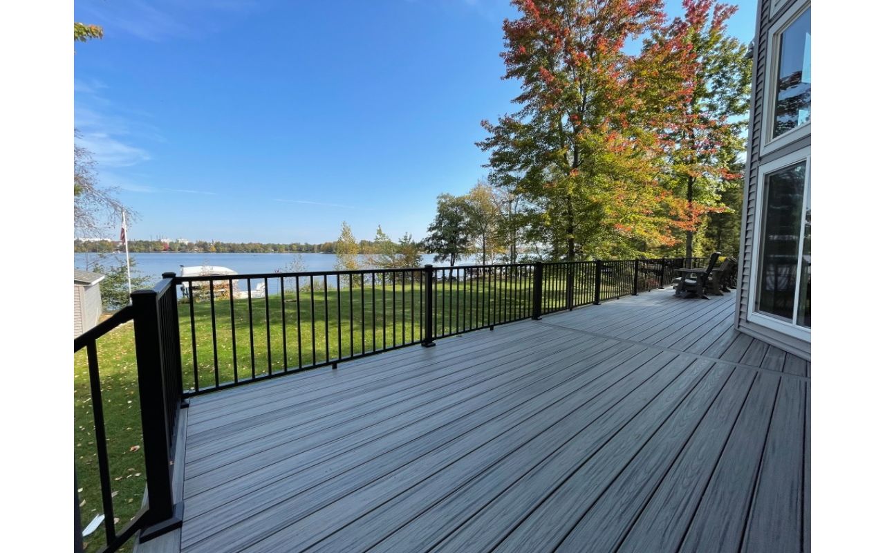 Trex Transcend Island Mist decking and Black Signature railings are the perfect combo!
