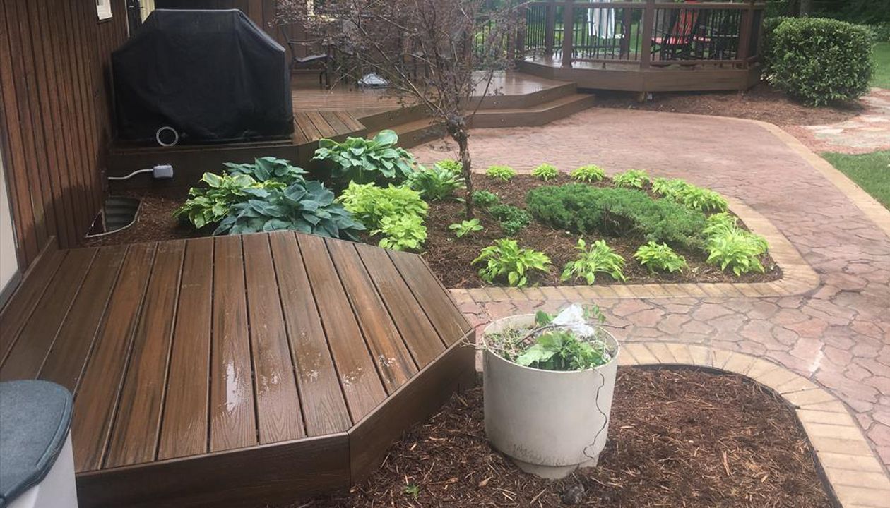 TREX TRANSCEND DECKING (SPICED RUM)