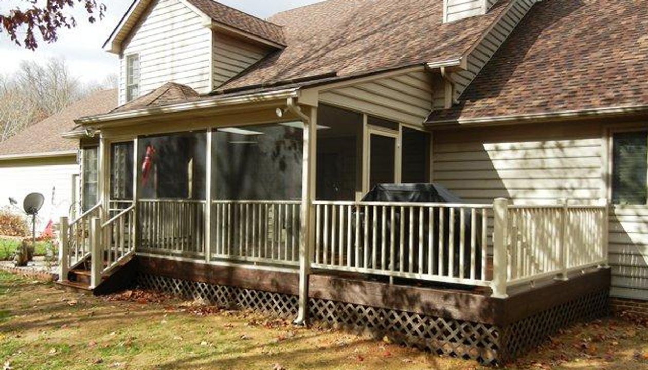 After picture of Finished deck.  What a difference.