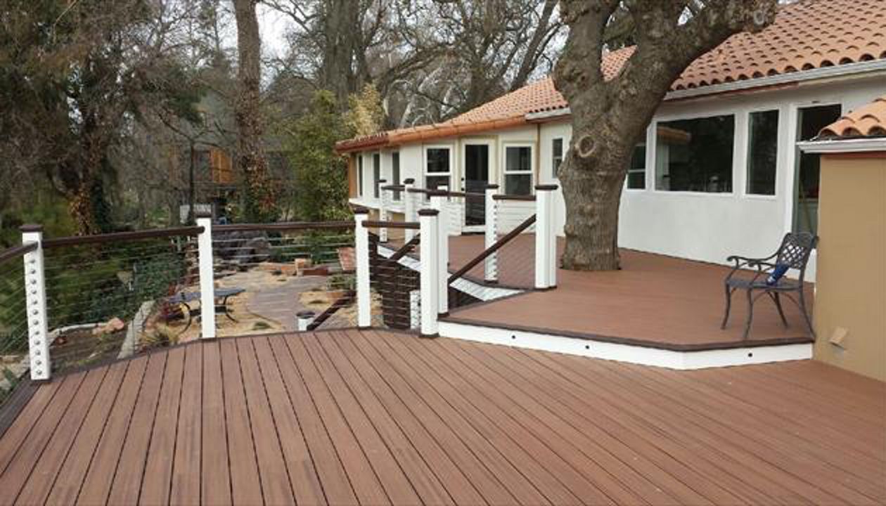 Trex Transcend Tropical Tiki Torch, with LED riser lights