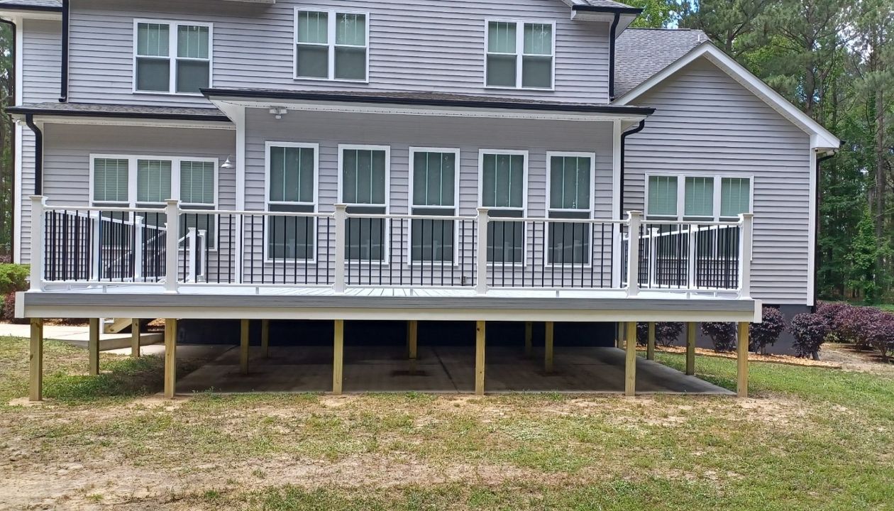 Trex Enhance Naturals Foggy Wharf deck