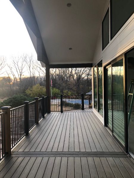 Trex Enhance Coastal Bluff Decking w/Trex Signature Railing