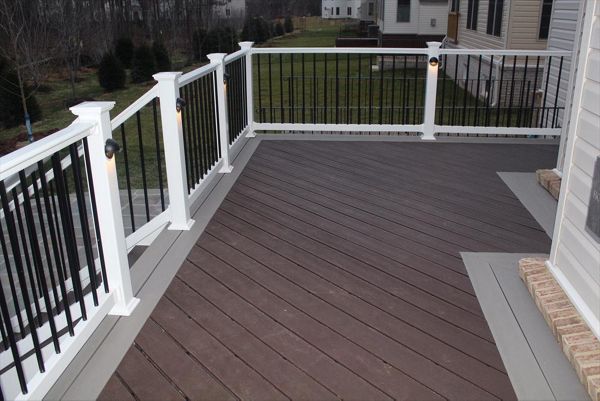Trex Transcend Decking Vintage Lantern and Gravel Path