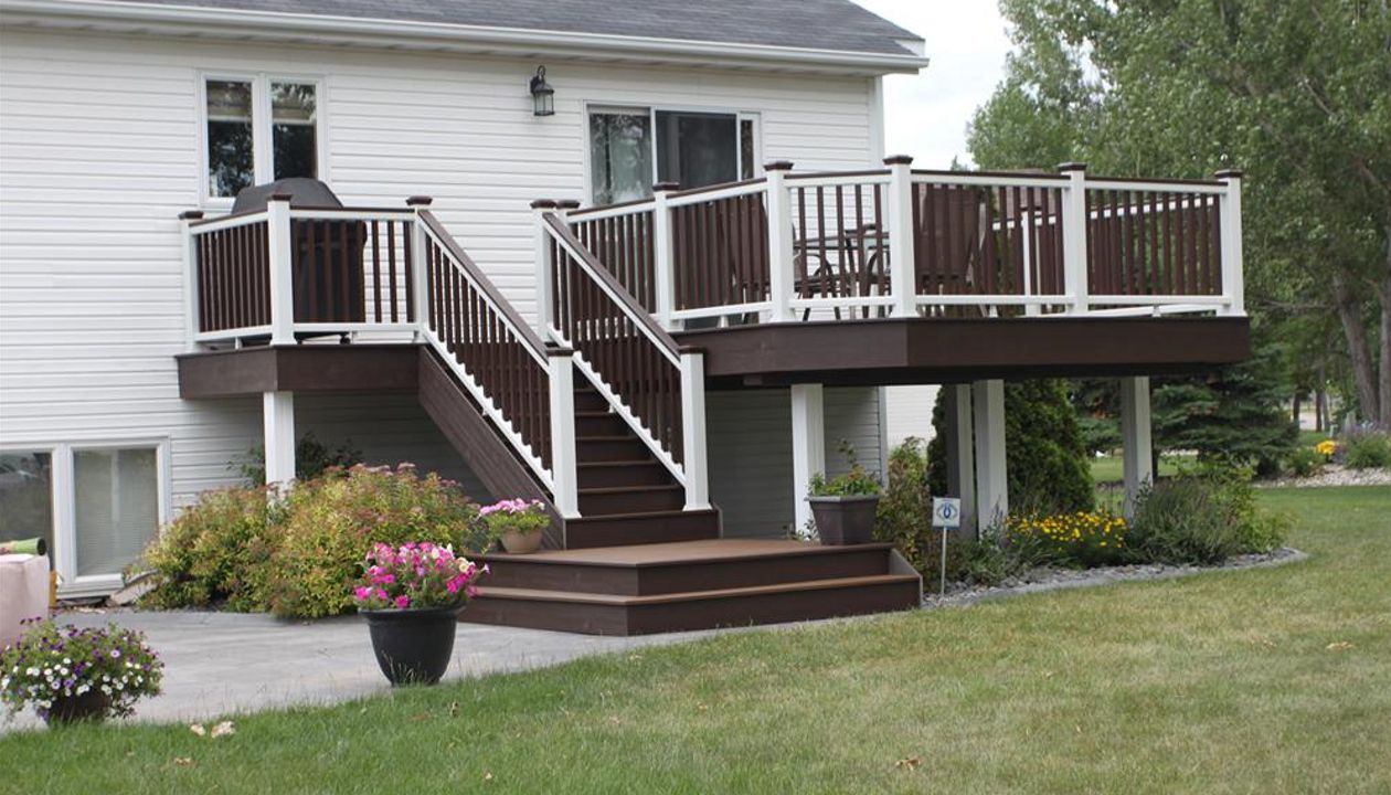 Spiced Rum with Vintage Lantern Border, Fascia, and Risers