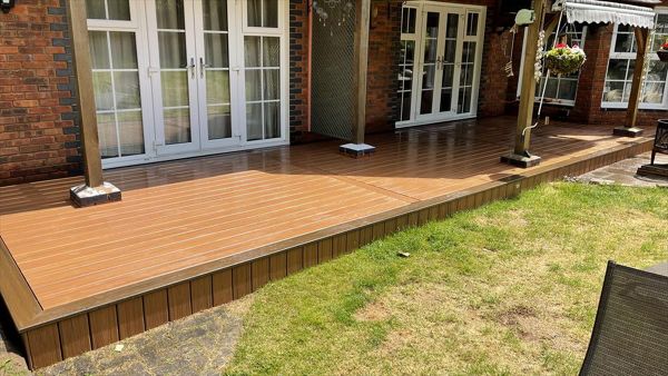 Here at willen Milton Keynes we have completed this beautiful trex deck using trex transcend composite decking main colour in tiki torch with a spiced rum boarder, what a perfect space to relax.