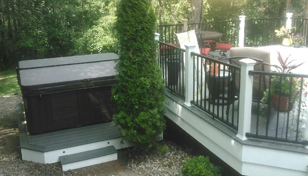Enhanced Decking With Reveal Railing