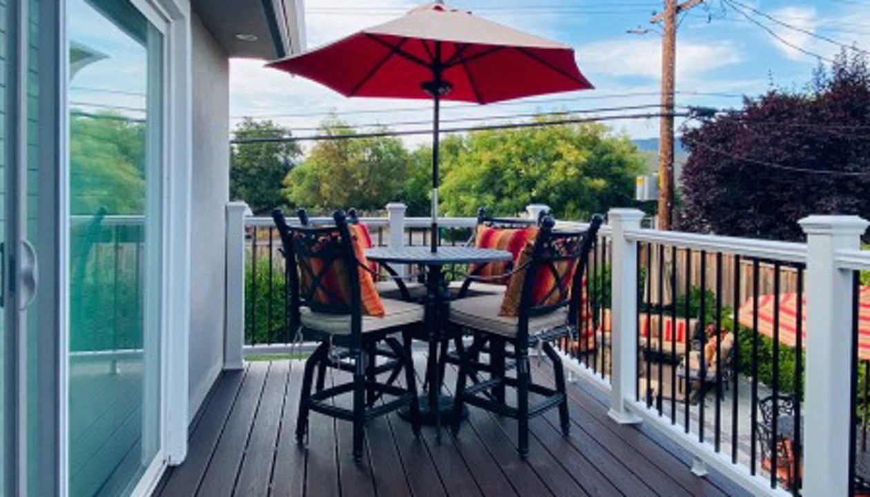 San Jose, Ca. Spiced Rum Trex Deck & Railings