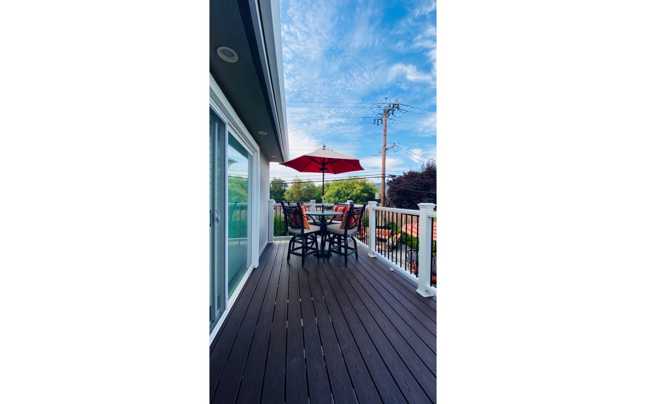 San Jose, Ca. Spiced Rum Trex Deck & Railings