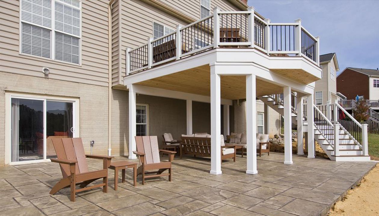 Trex Enhance w/ water diversion