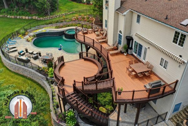Custom curved, Award winning deck in Tiki Torch
