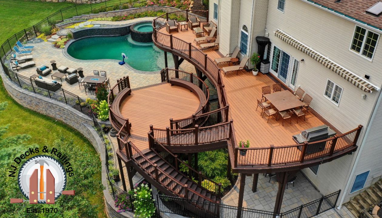 Custom curved, Award winning deck in Tiki Torch