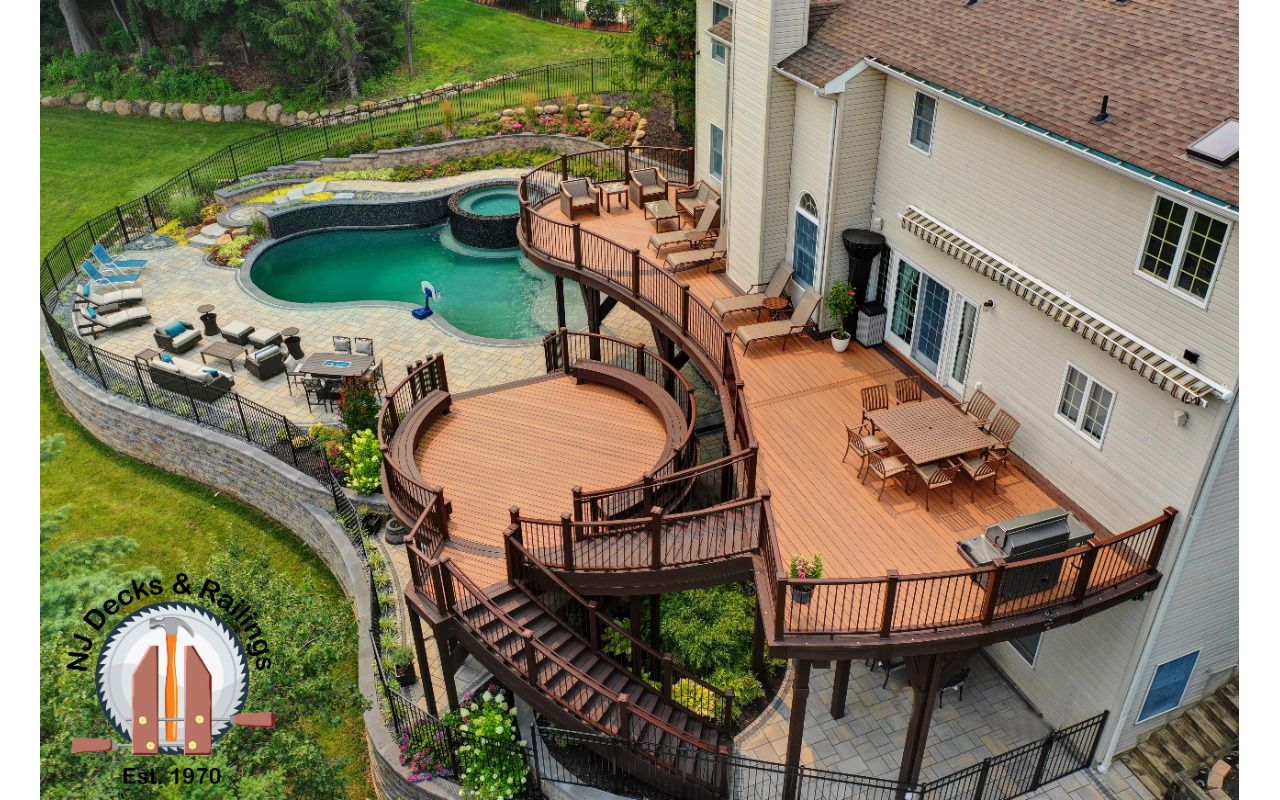 Custom curved, Award winning deck in Tiki Torch