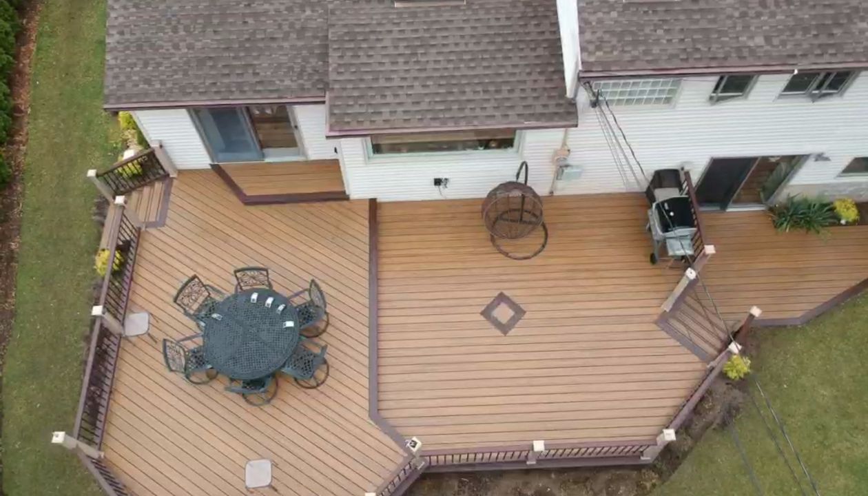 Havana Gold with Vintage Lantern border