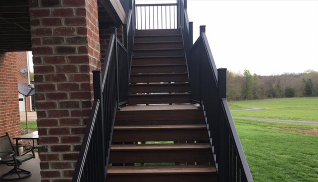 Trex Transcend deck has wonderful welcoming set of stairs and landing