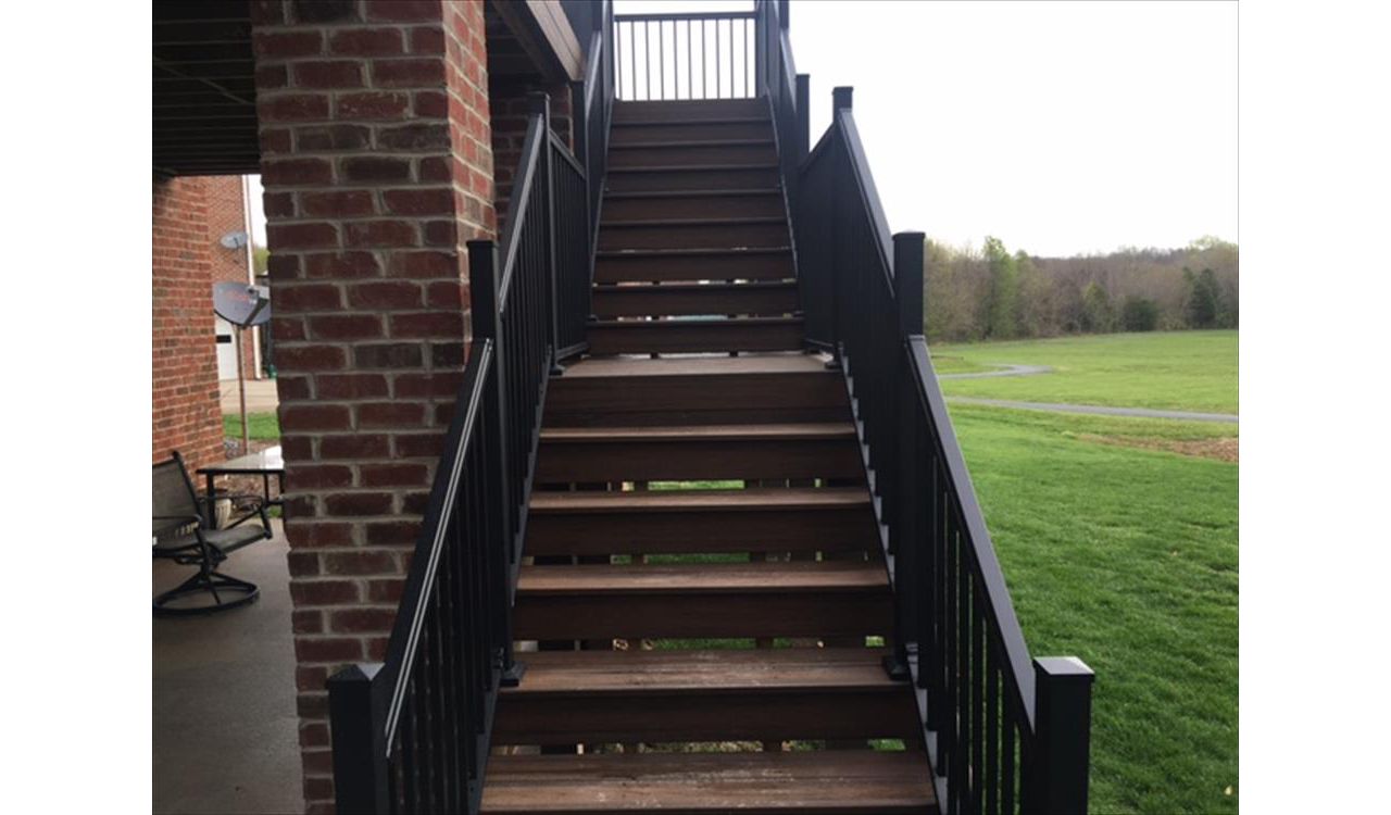 Trex Transcend deck has wonderful welcoming set of stairs and landing