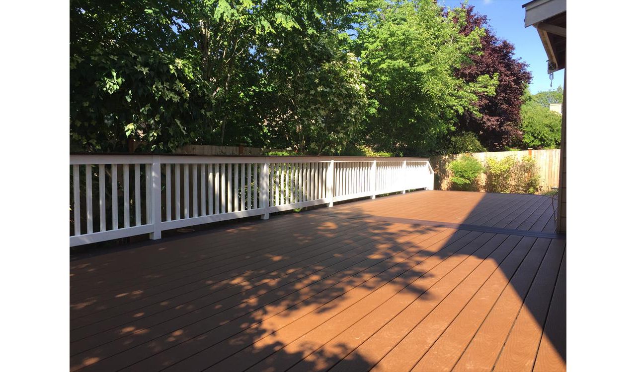 Saddle accent with woodland brown trim and white rails