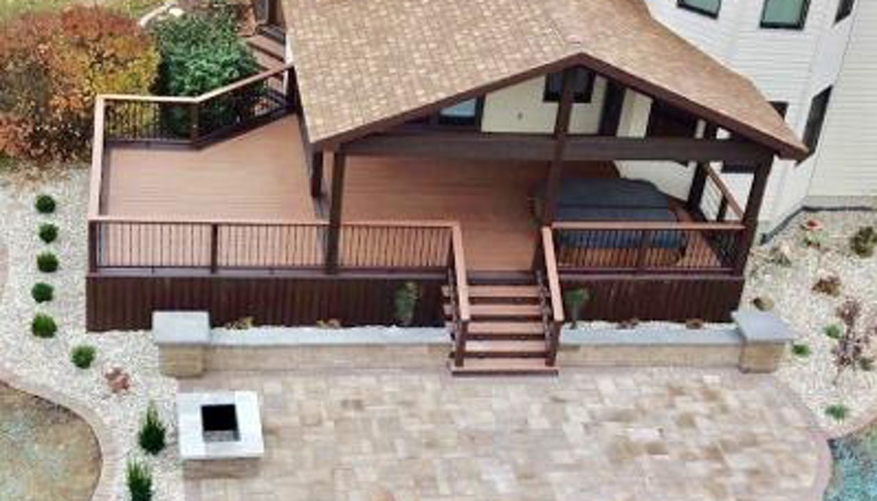 Trex deck with lanai and built in hot tub in Springfield IL.