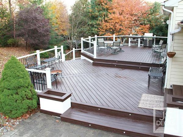 Cascading Vintage Lantern deck during the day