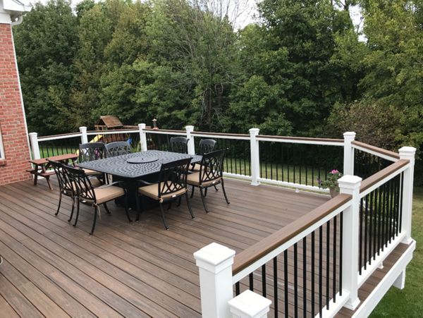Trex Deck with Transcend Railing and 2x4 Cocktail Rail