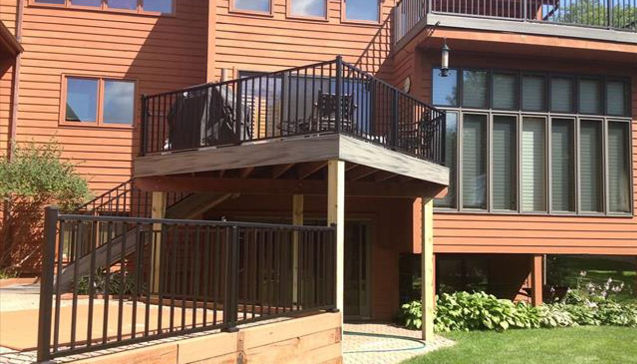 Trex Transcend Decking with Aluminum Handrail