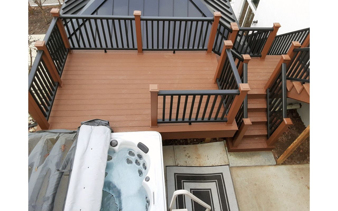 Trex Select Saddle and Transcend Railing