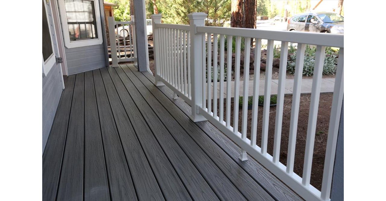 Trex Island Mist with Select Railing